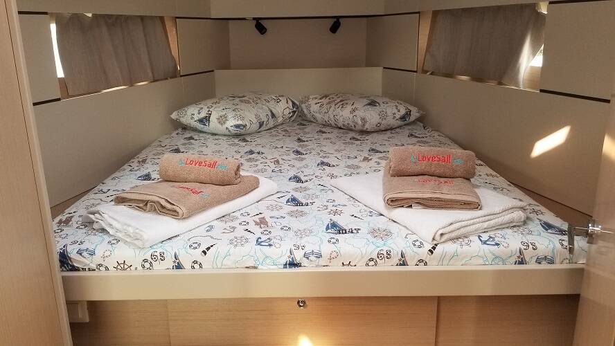 Sailing yacht Oceanis 38.1 Rosa Bella