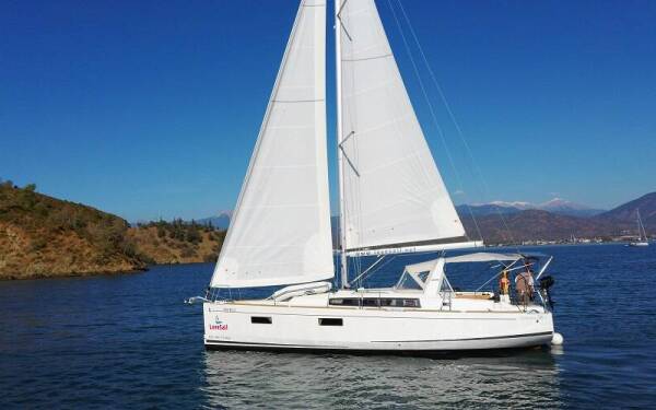 Oceanis 38.1 Rosa Bella Fethiye, Yacht Classic Hotel Marina