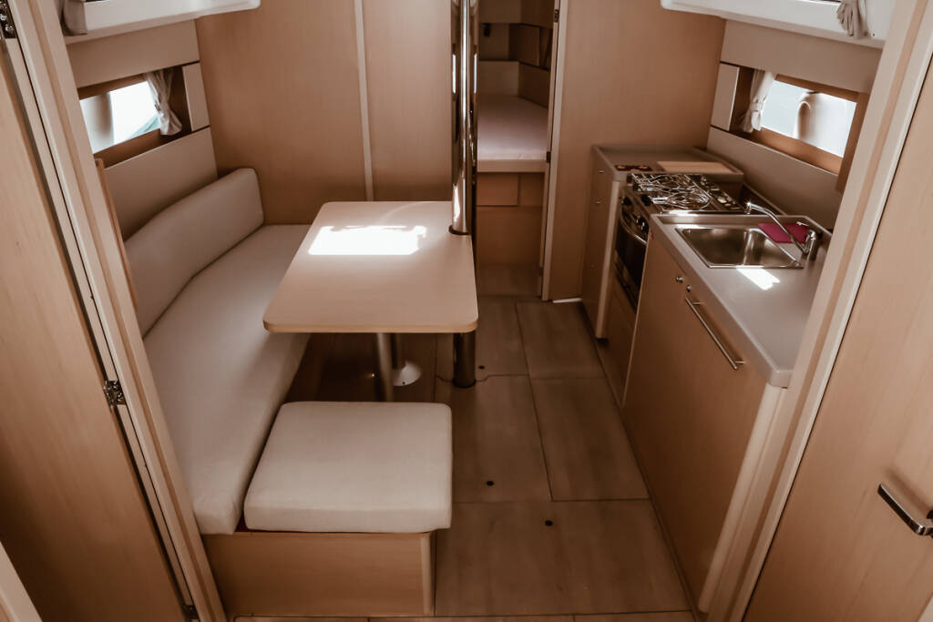 Sailing yacht Oceanis 38.1 CLASS
