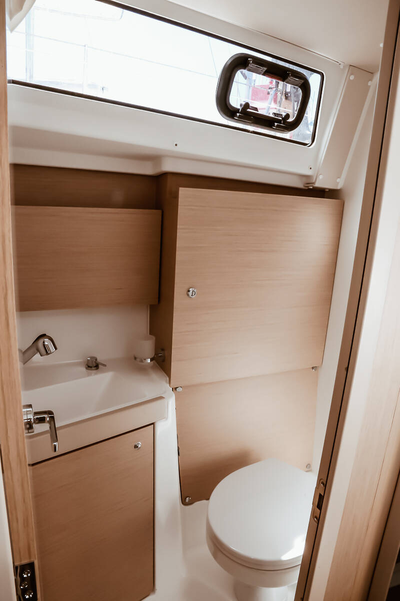 Sailing yacht Oceanis 38.1 CLASS