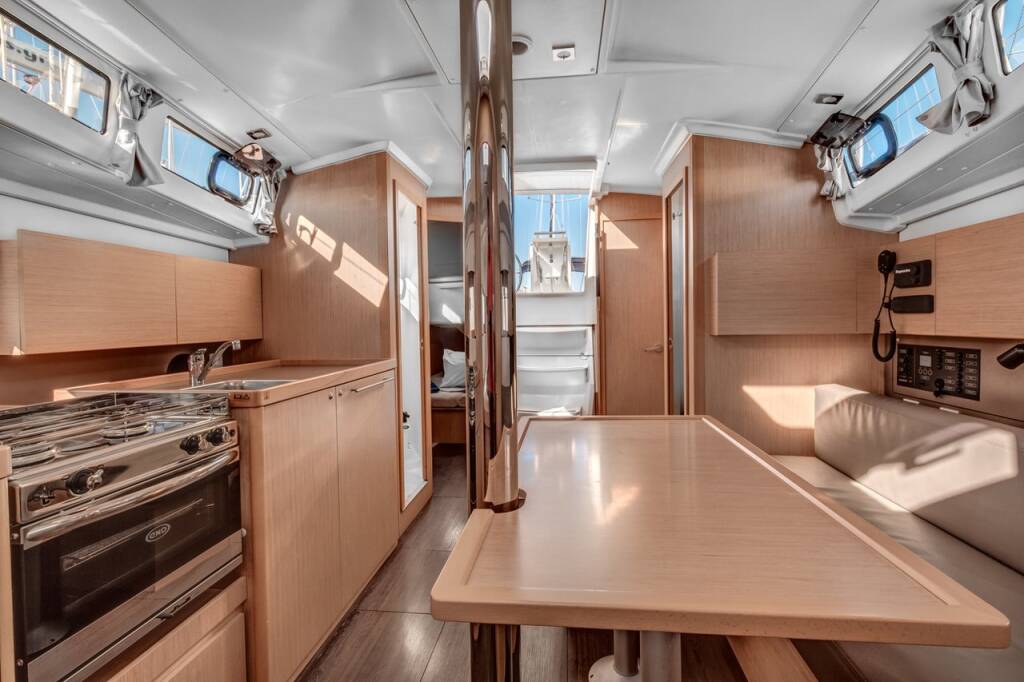 Sailing yacht Oceanis 38.1 Harmonia