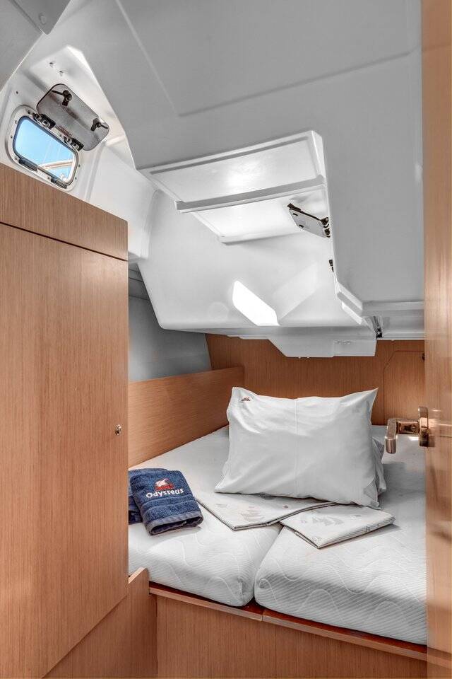 Sailing yacht Oceanis 38.1 Harmonia