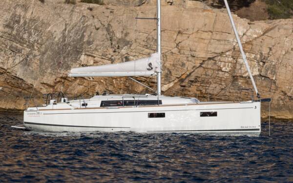 Oceanis 38.1 Sail Pride Orhaniye