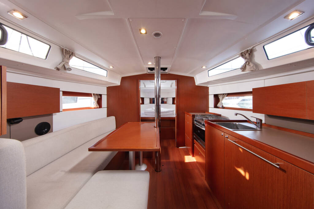 Sailing yacht Oceanis 38.1 Anima Maris I