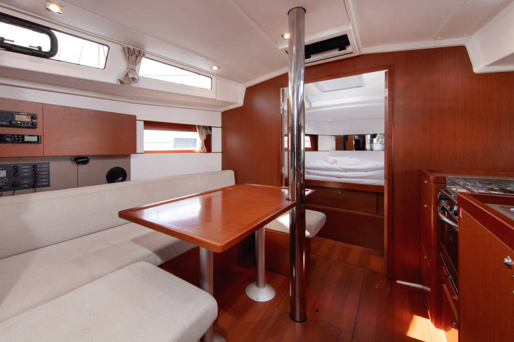 Sailing yacht Oceanis 38.1 Anima Maris I