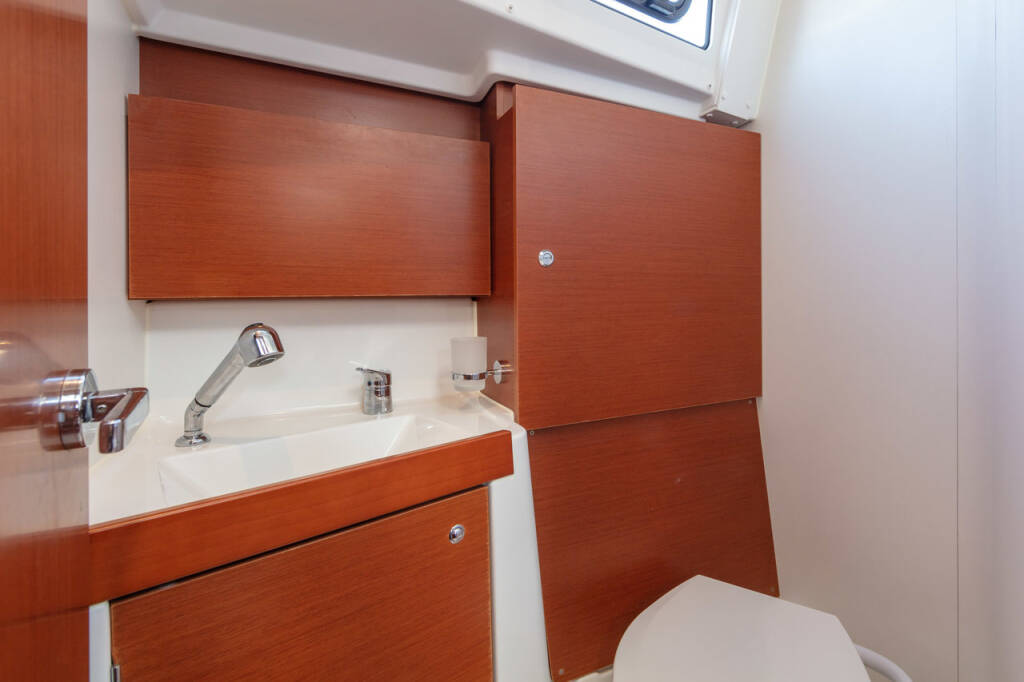 Sailing yacht Oceanis 38.1 Anima Maris I