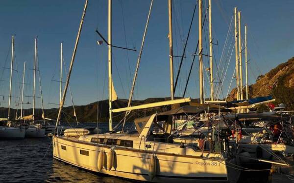 Oceanis 38.1 Ida Göcek