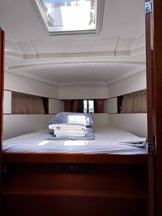 Sailing yacht Oceanis 38.1 Ida