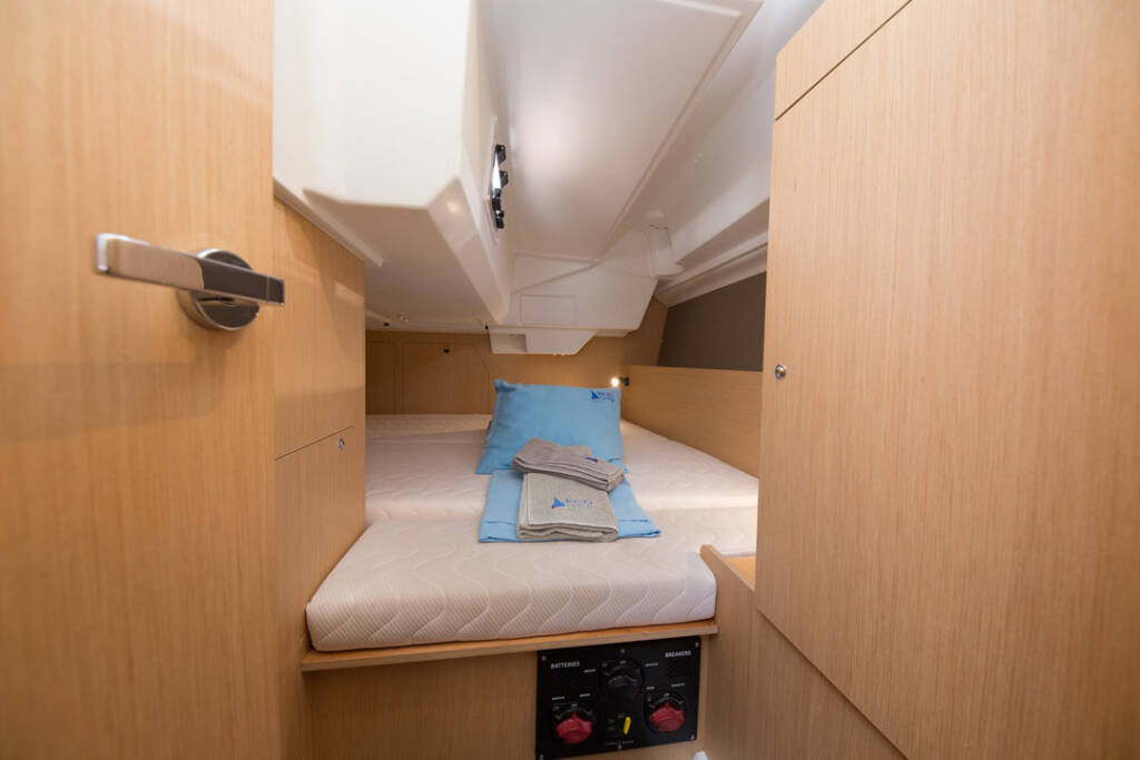 Segelyachten Oceanis 38.1 Summer Breeze 1