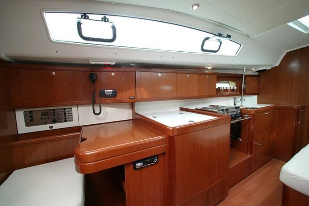 Sailing yacht Oceanis 40 Arietta