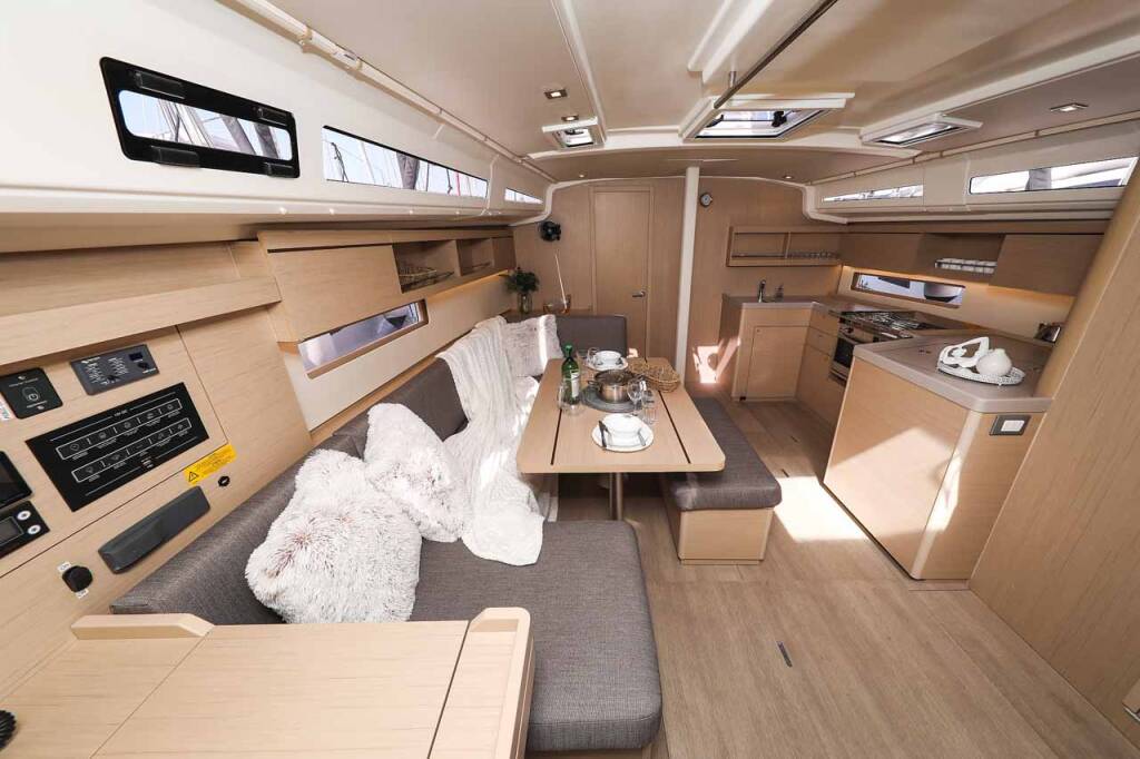 Segelyachten Oceanis 40.1 ELECTRIC Moritz