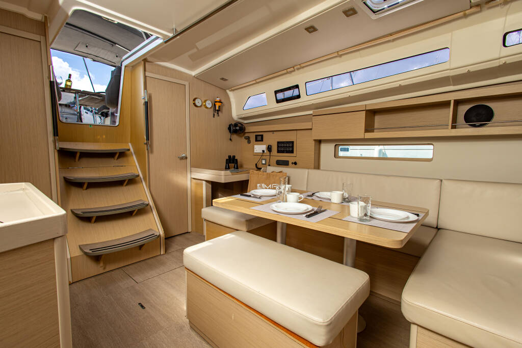 Sailing yacht Oceanis 40.1 Fots