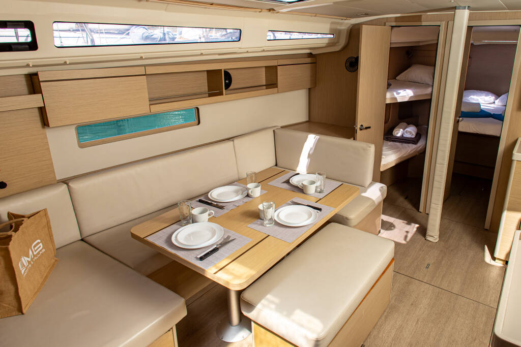 Sailing yacht Oceanis 40.1 Fots