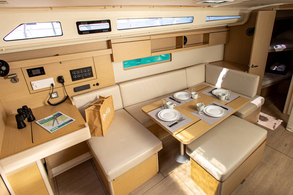 Sailing yacht Oceanis 40.1 Fots