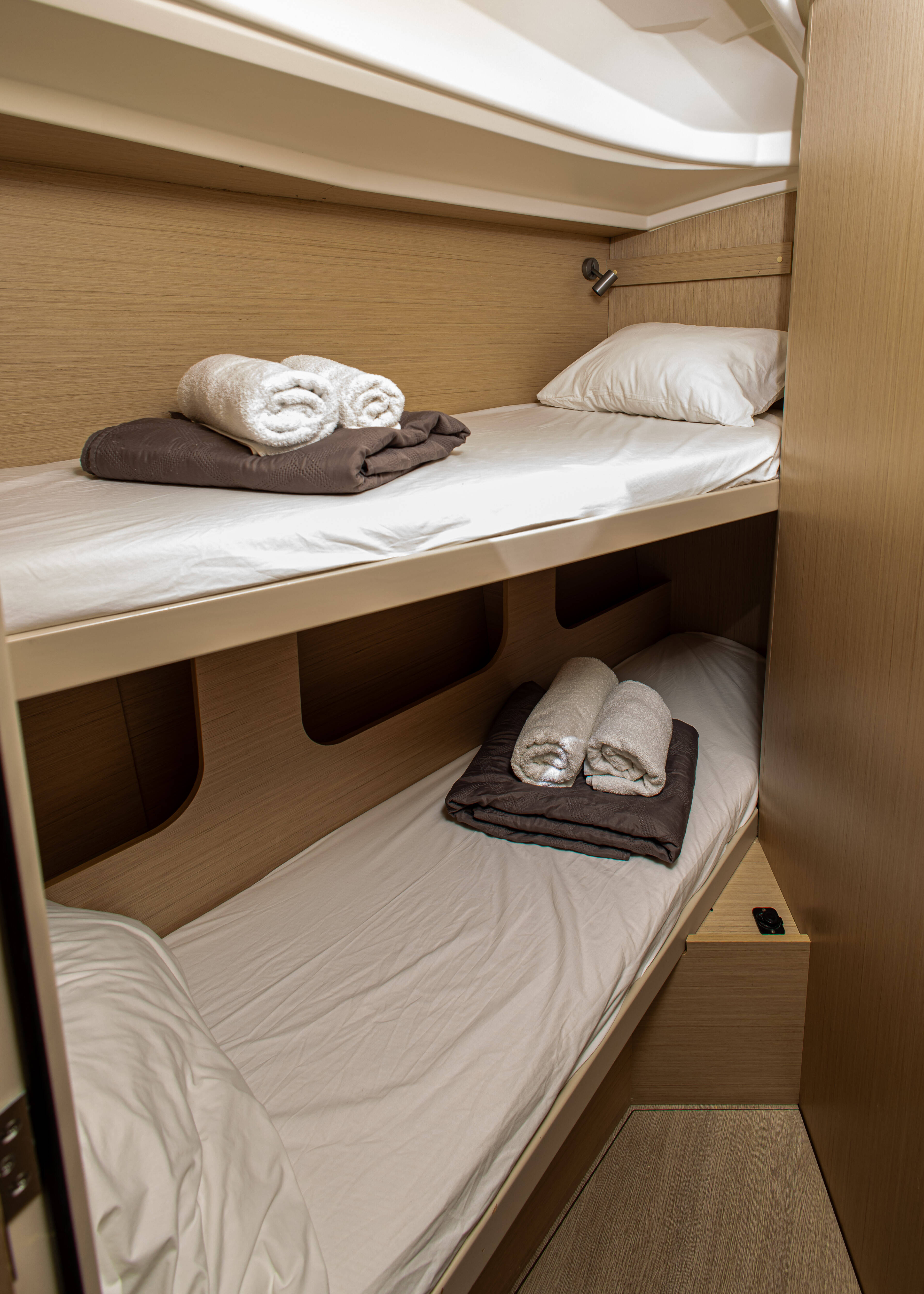 Sailing yacht Oceanis 40.1 Fots