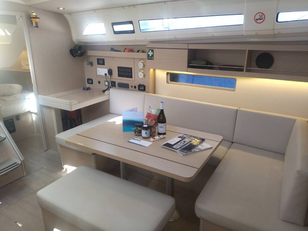 Sailing yacht Oceanis 40.1 Magnum