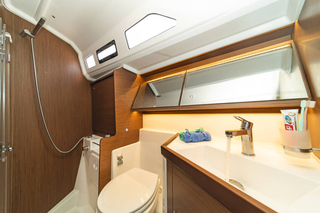 Sailing yacht Oceanis 40.1 Mojito