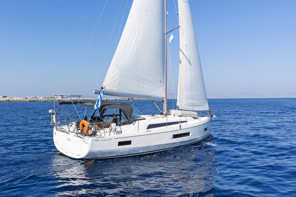 Sailing yacht Oceanis 40.1 Mojito