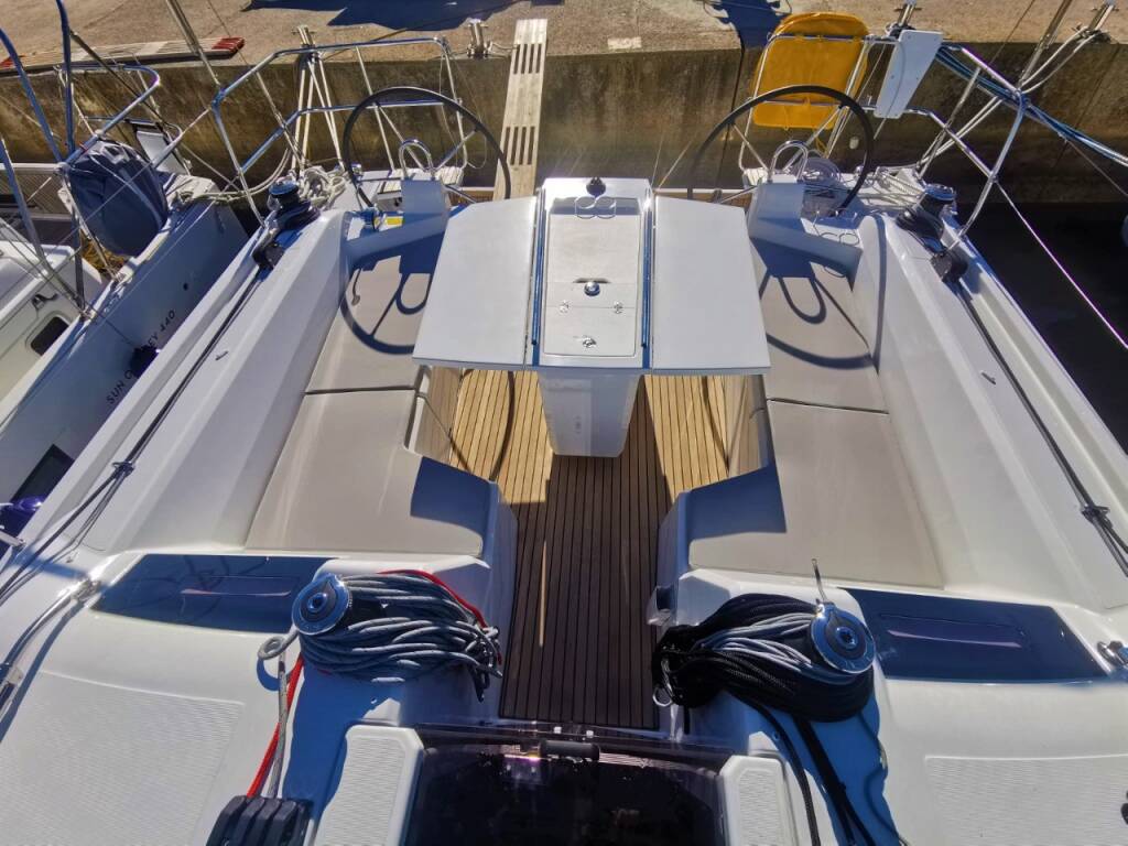 Sailing yacht Oceanis 40.1 Starlight