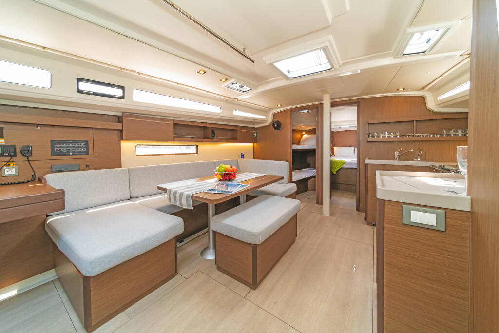 Segelyachten Oceanis 40.1 Roza