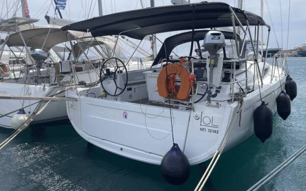 Oceanis 40.1 LOL Lavrion, main port