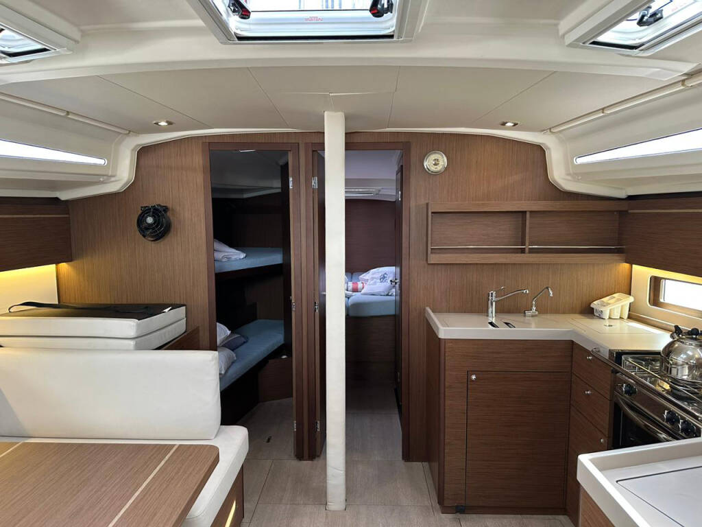 Sailing yacht Oceanis 40.1 CLASS