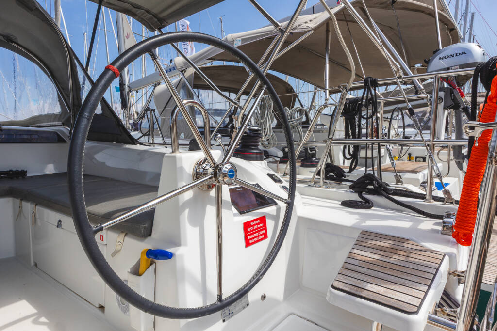 Sailing yacht Oceanis 40.1 Elma