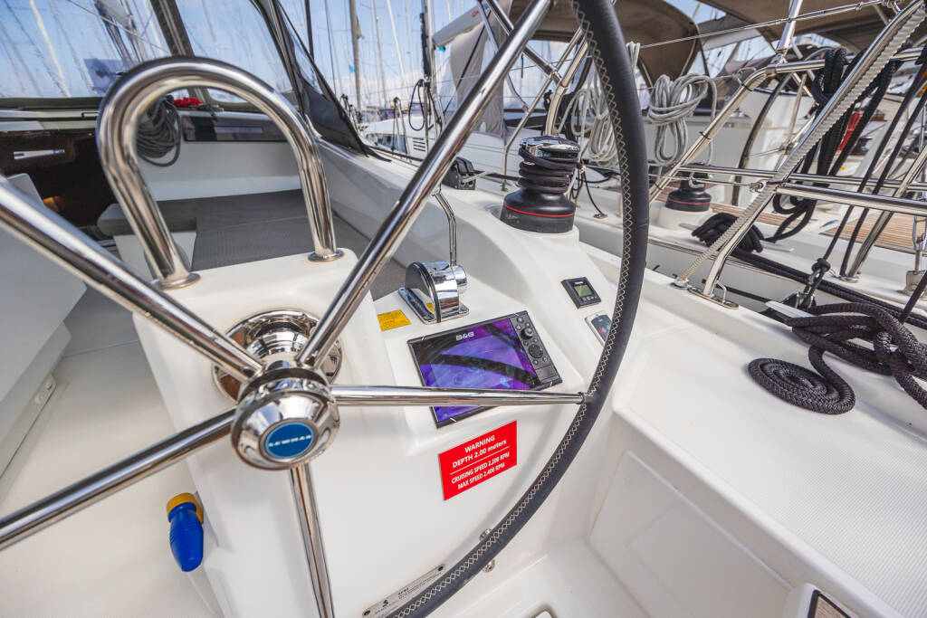 Sailing yacht Oceanis 40.1 Elma