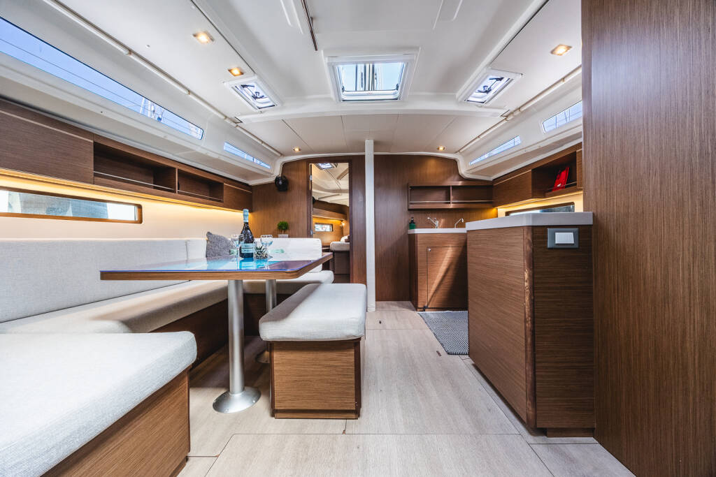 Sailing yacht Oceanis 40.1 Elma