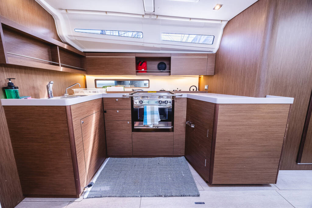 Sailing yacht Oceanis 40.1 Elma