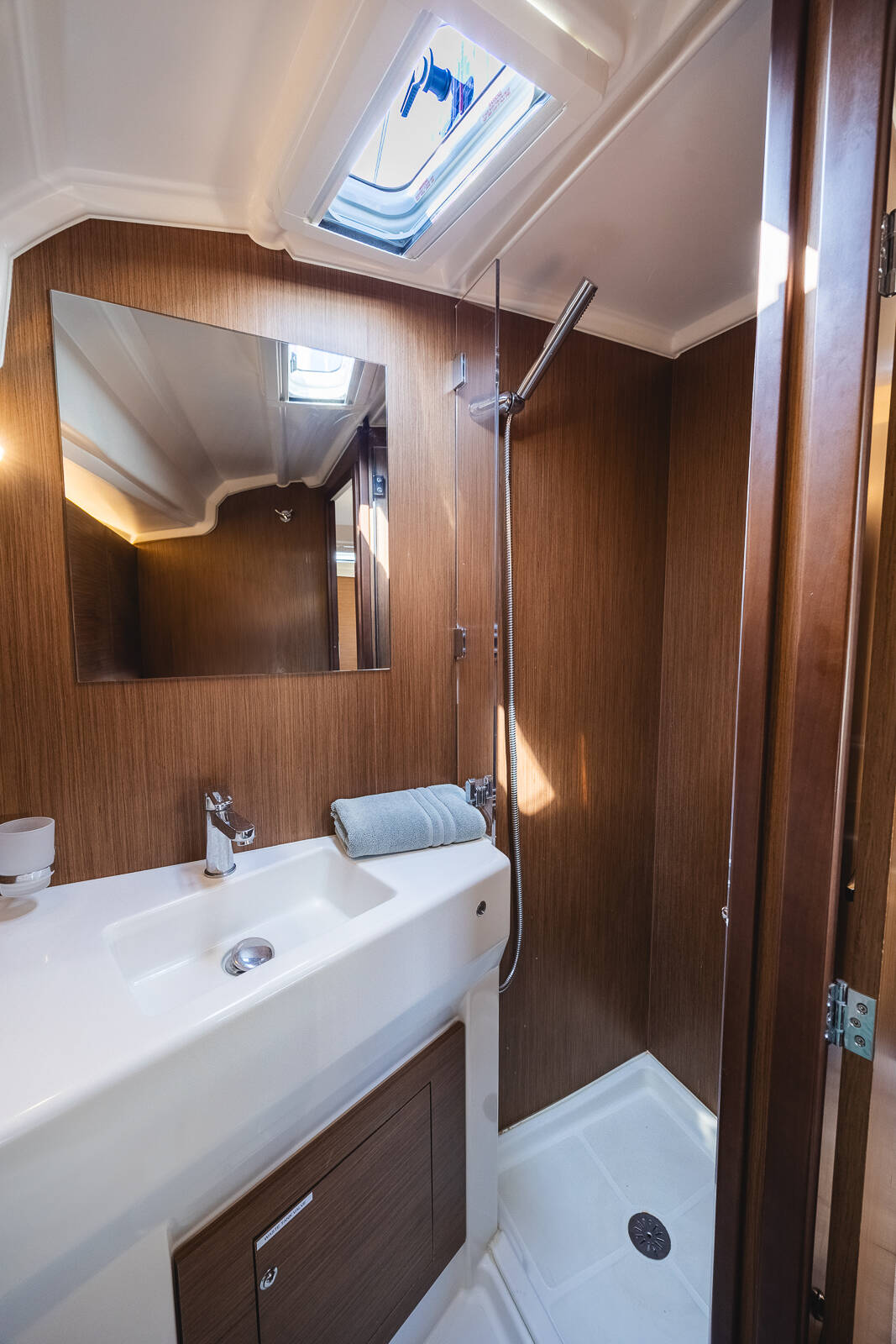 Sailing yacht Oceanis 40.1 Elma