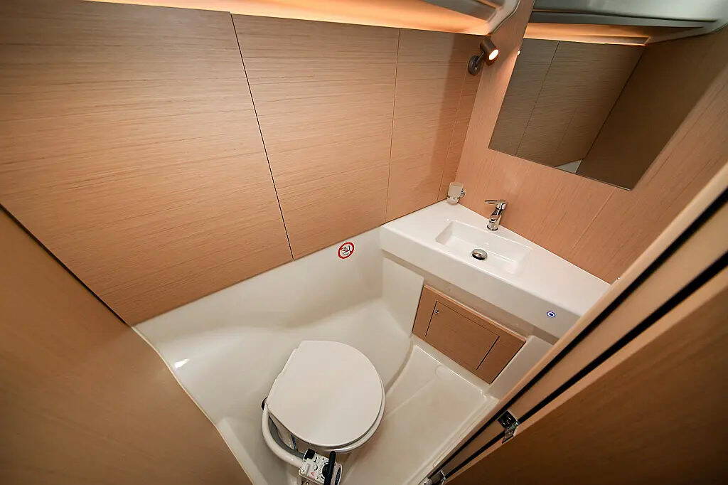 Sailing yacht Oceanis 40.1 Orion