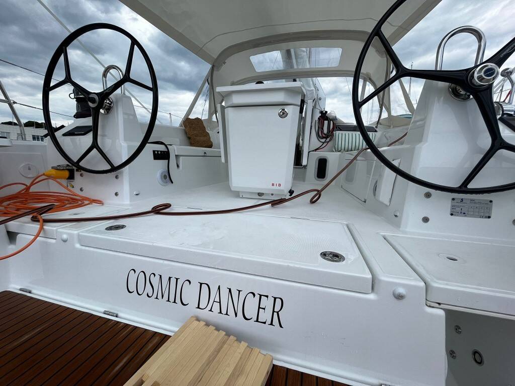 Sailing yacht Oceanis 40.1 Cosmic Dancer