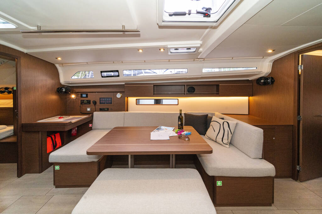 Sailing yacht Oceanis 40.1 First Touch