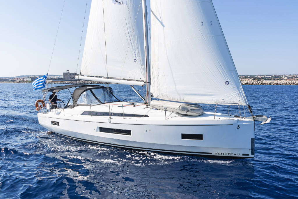 Sailing yacht Oceanis 40.1 First Touch