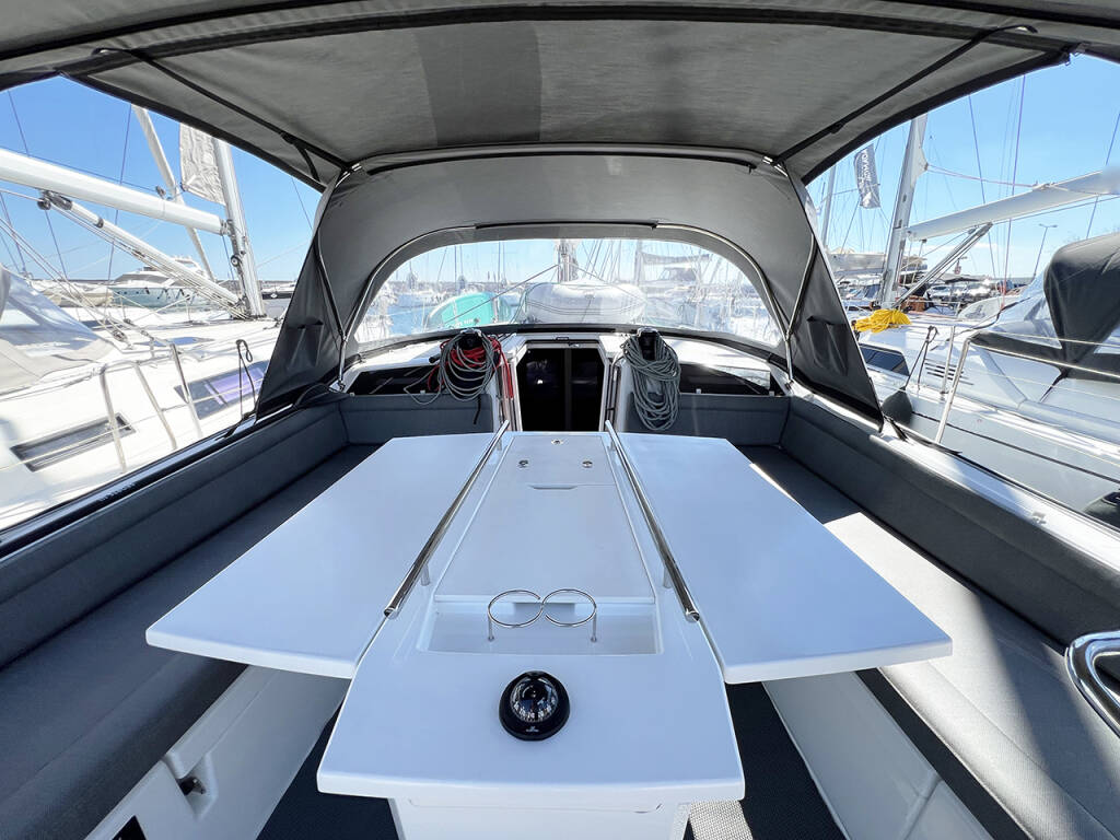 Sailing yacht Oceanis 40.1 Escape