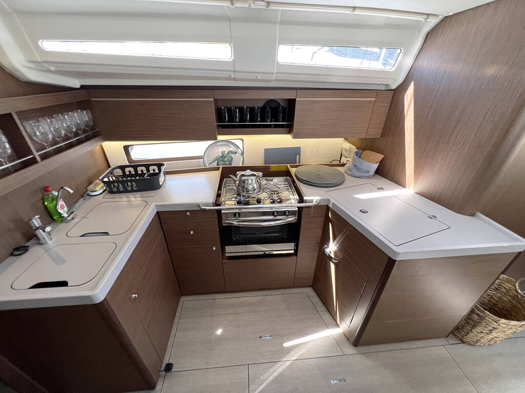 Sailing yacht Oceanis 40.1 Escape