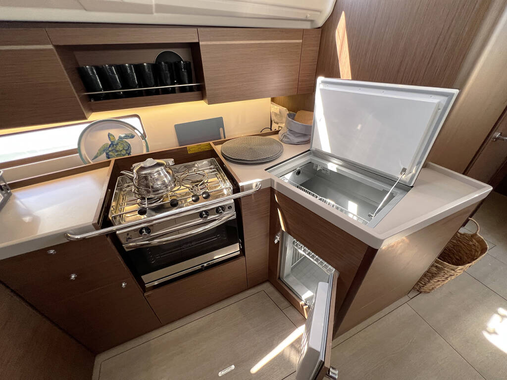 Sailing yacht Oceanis 40.1 Escape