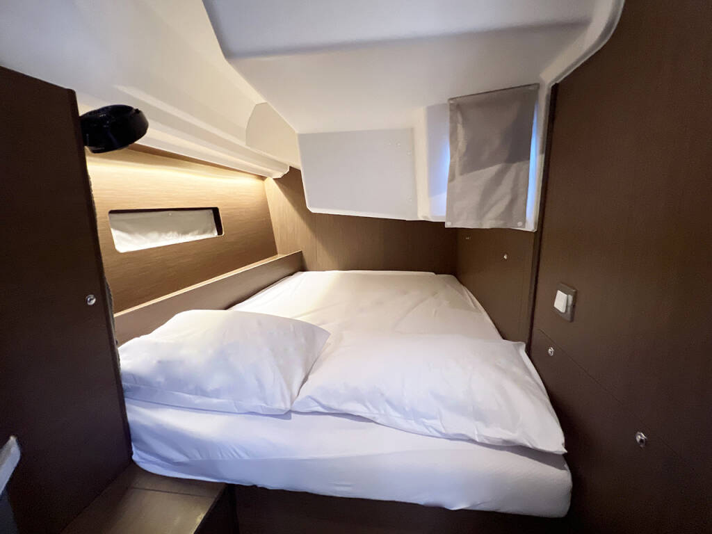 Sailing yacht Oceanis 40.1 Escape