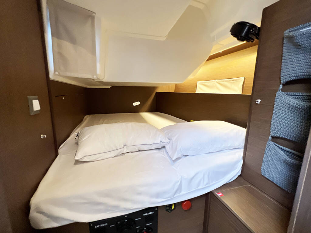 Sailing yacht Oceanis 40.1 Escape