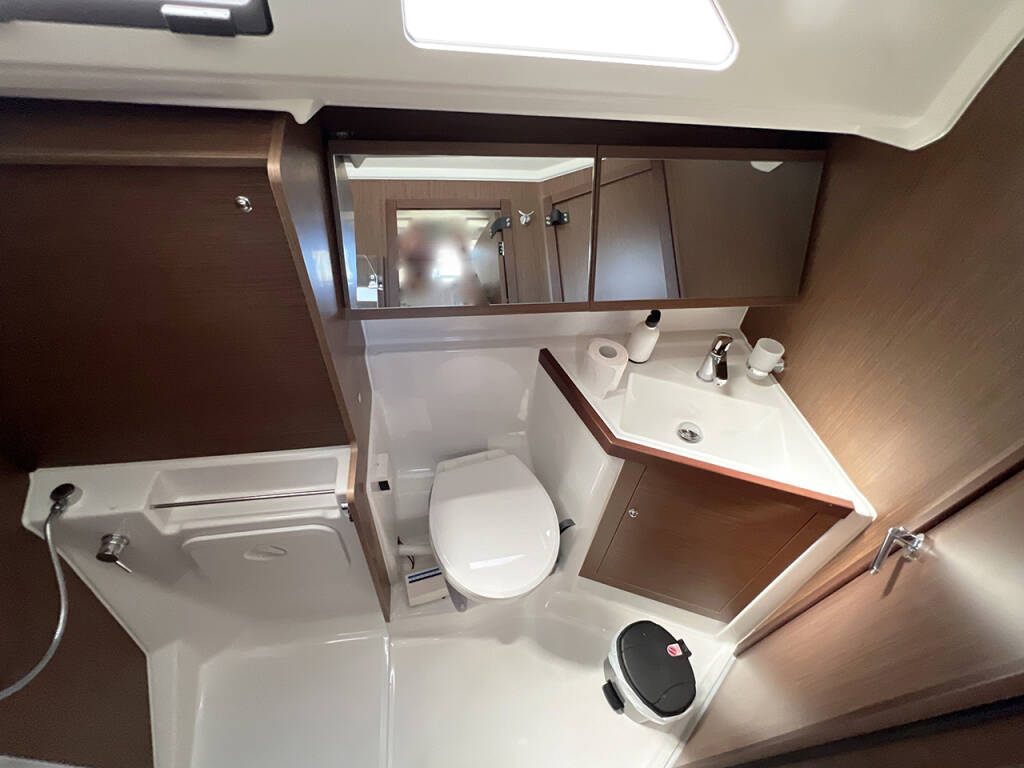 Sailing yacht Oceanis 40.1 Escape
