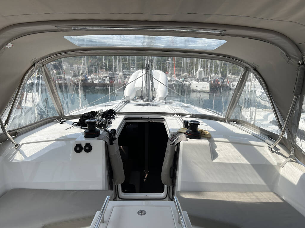 Sailing yacht Oceanis 40.1 Gia