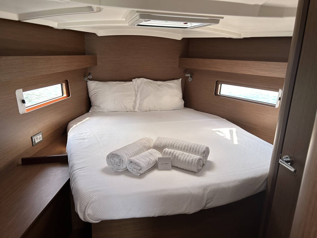 Sailing yacht Oceanis 40.1 Gia