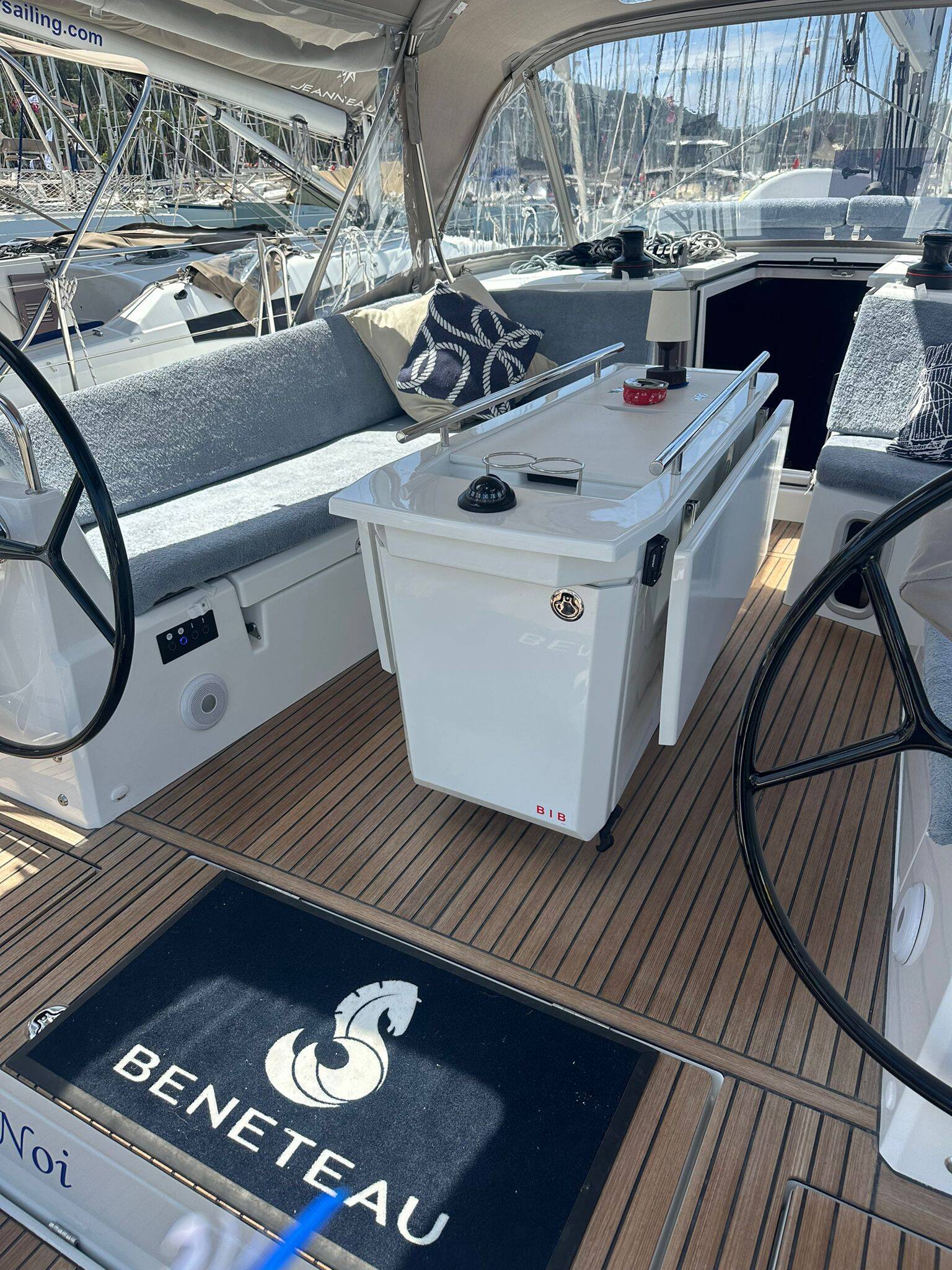Sailing yacht Oceanis 40.1 Noi