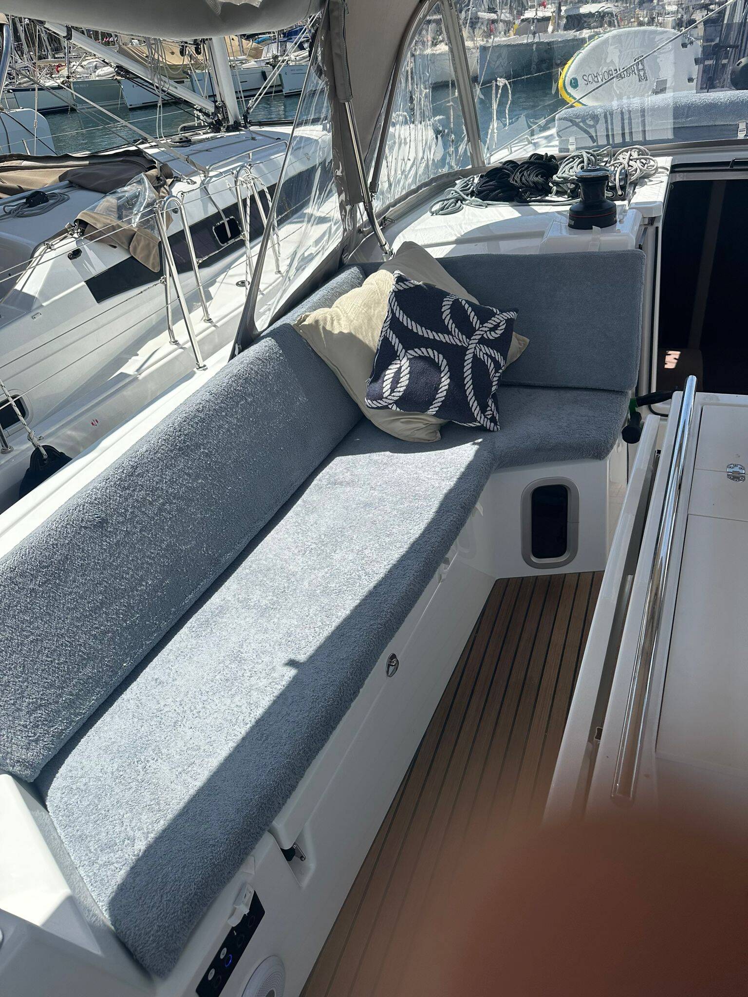 Sailing yacht Oceanis 40.1 Noi