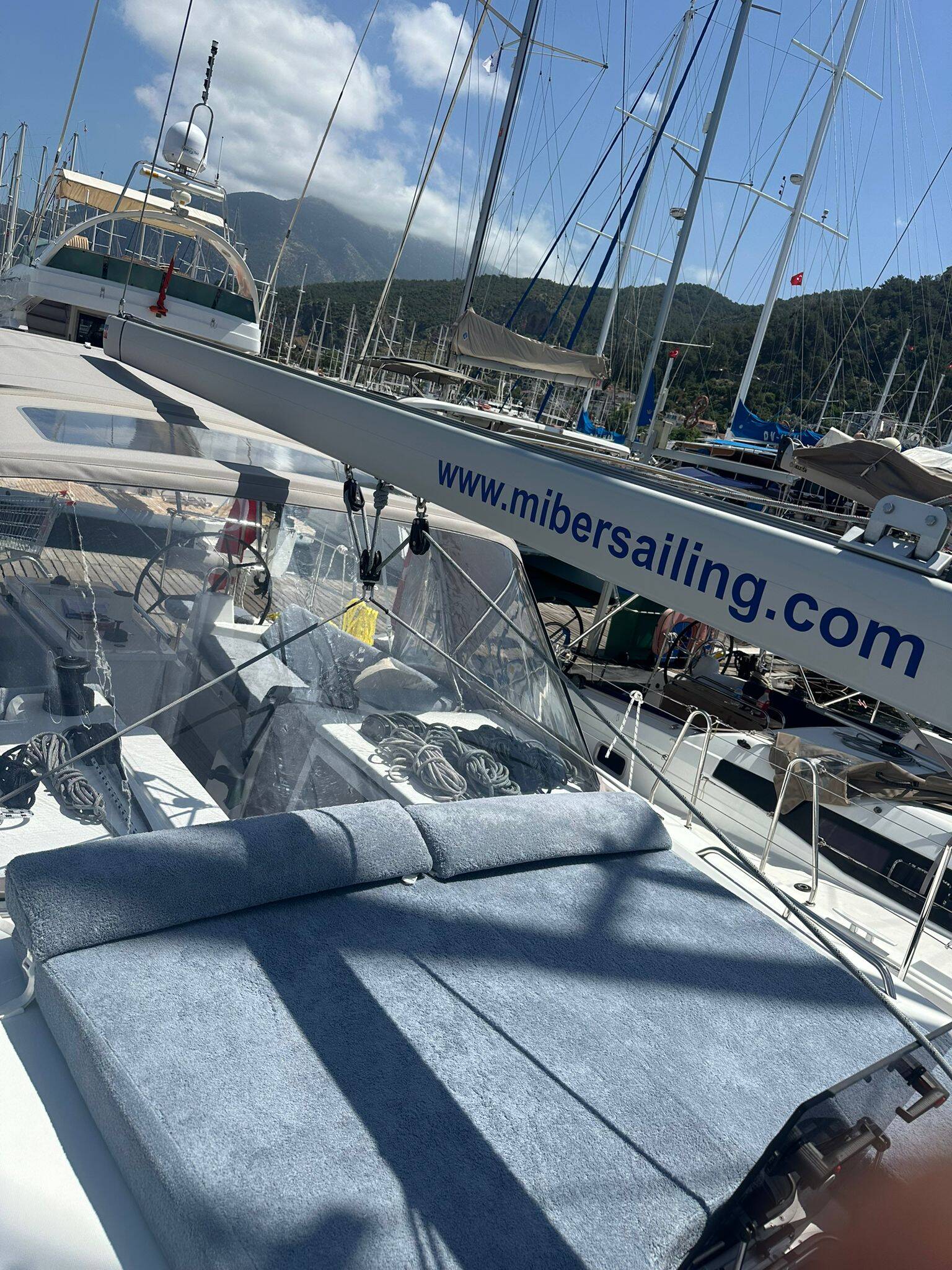Sailing yacht Oceanis 40.1 Noi