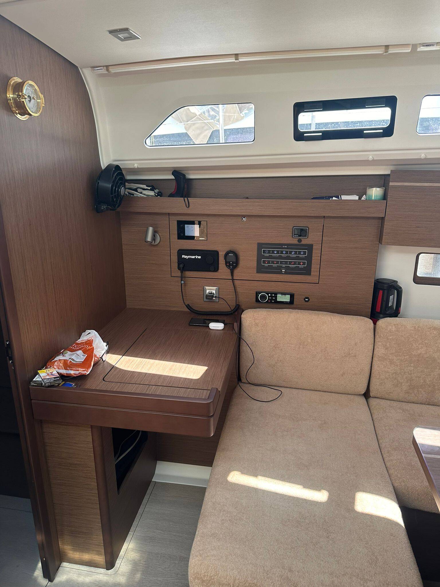 Sailing yacht Oceanis 40.1 Noi