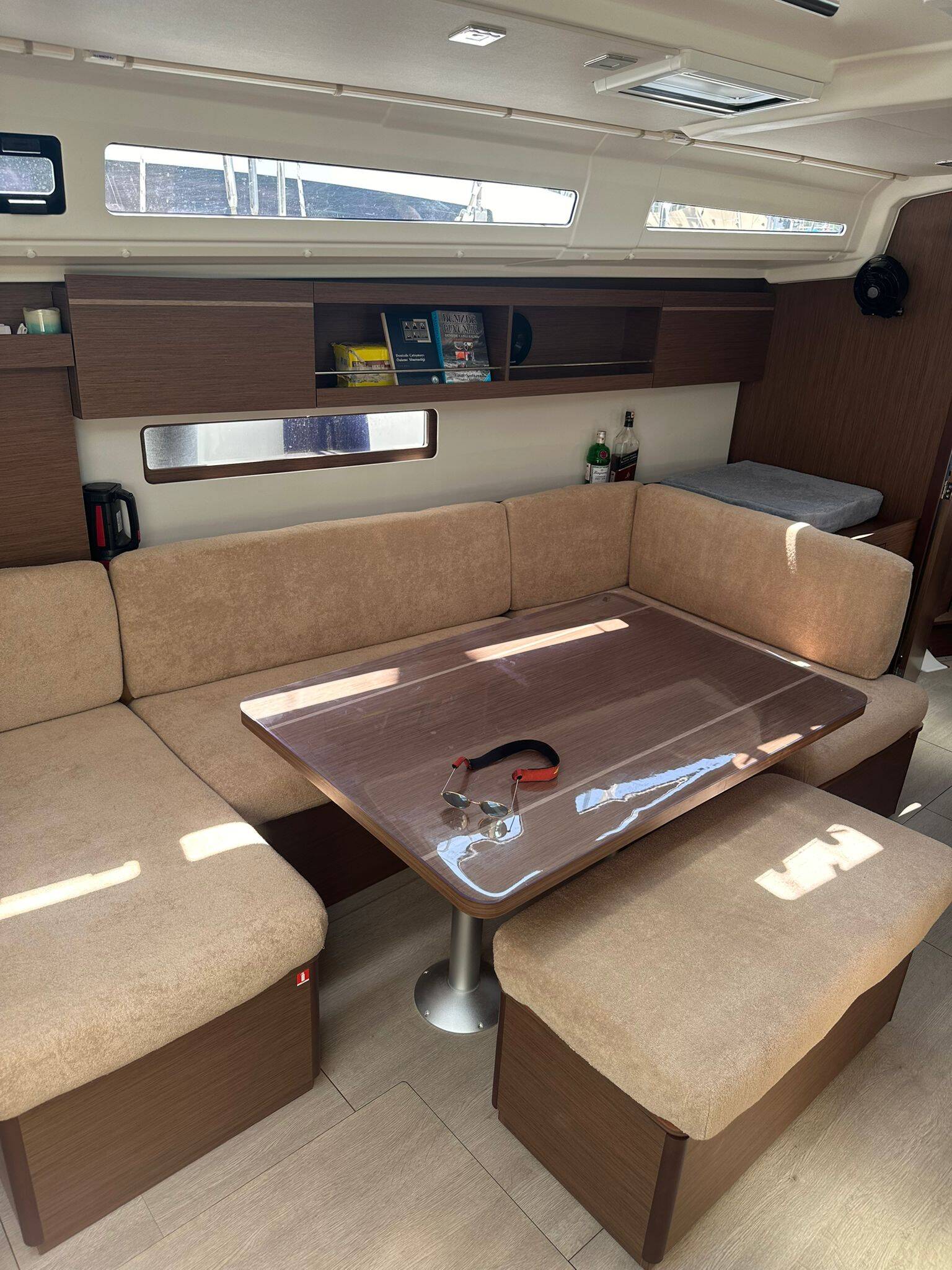 Sailing yacht Oceanis 40.1 Noi