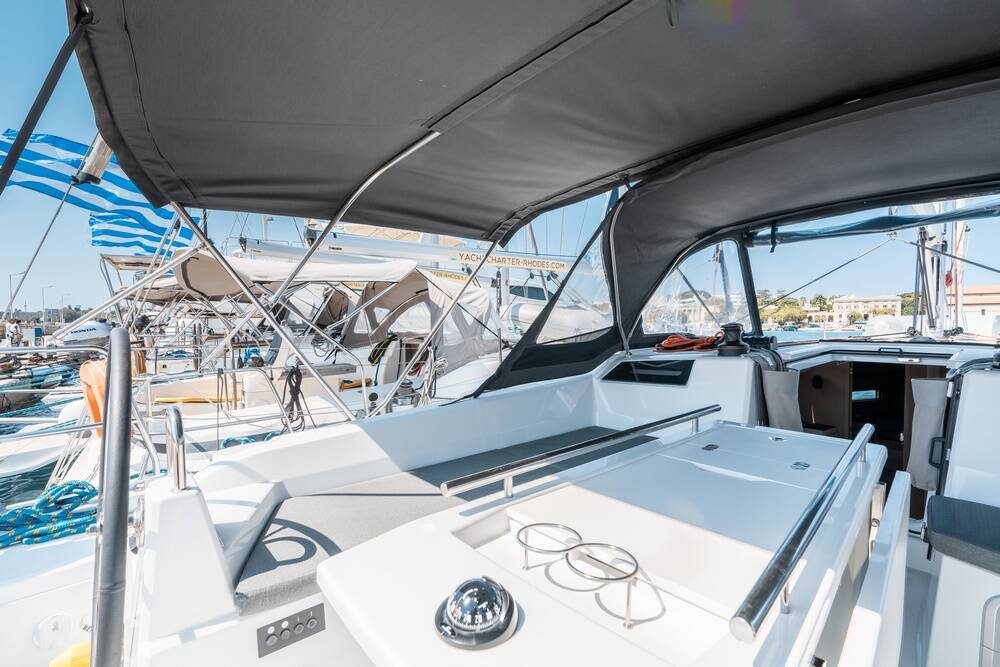 Sailing yacht Oceanis 40.1 Eleftheria