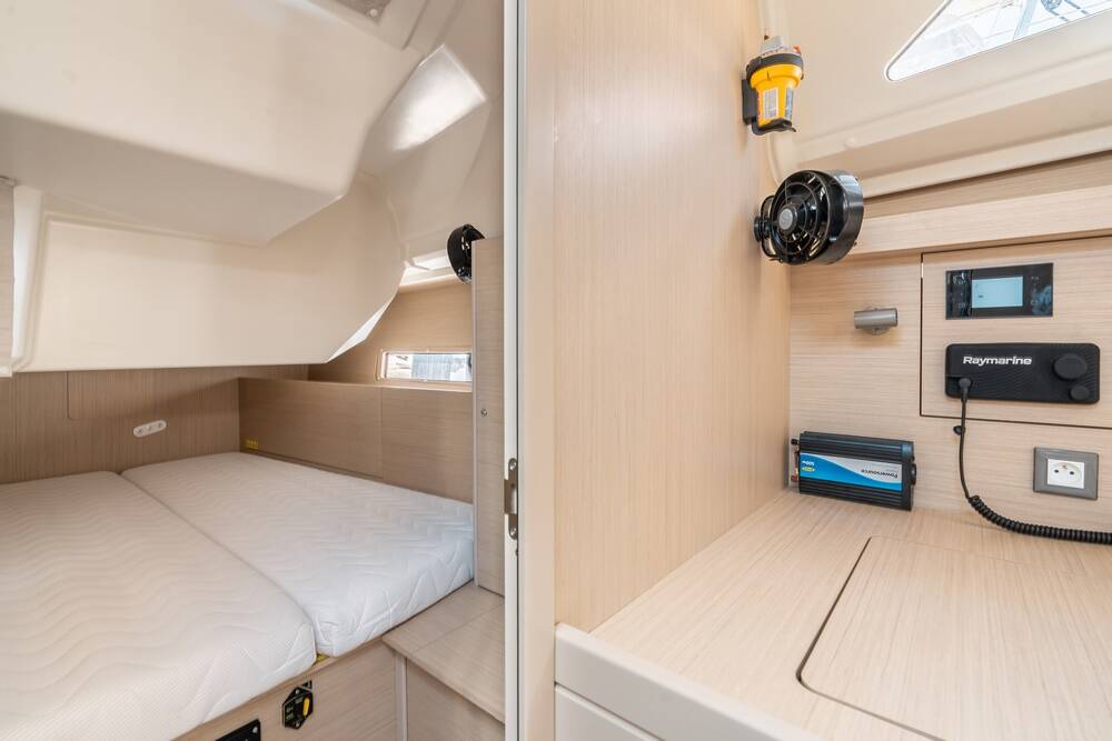 Sailing yacht Oceanis 40.1 Eleftheria
